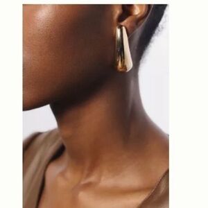 NWOT Anthropologie Gold Petra Earrings